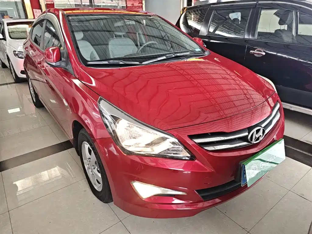 Accent 1.4 L Auto Intelligent GLS