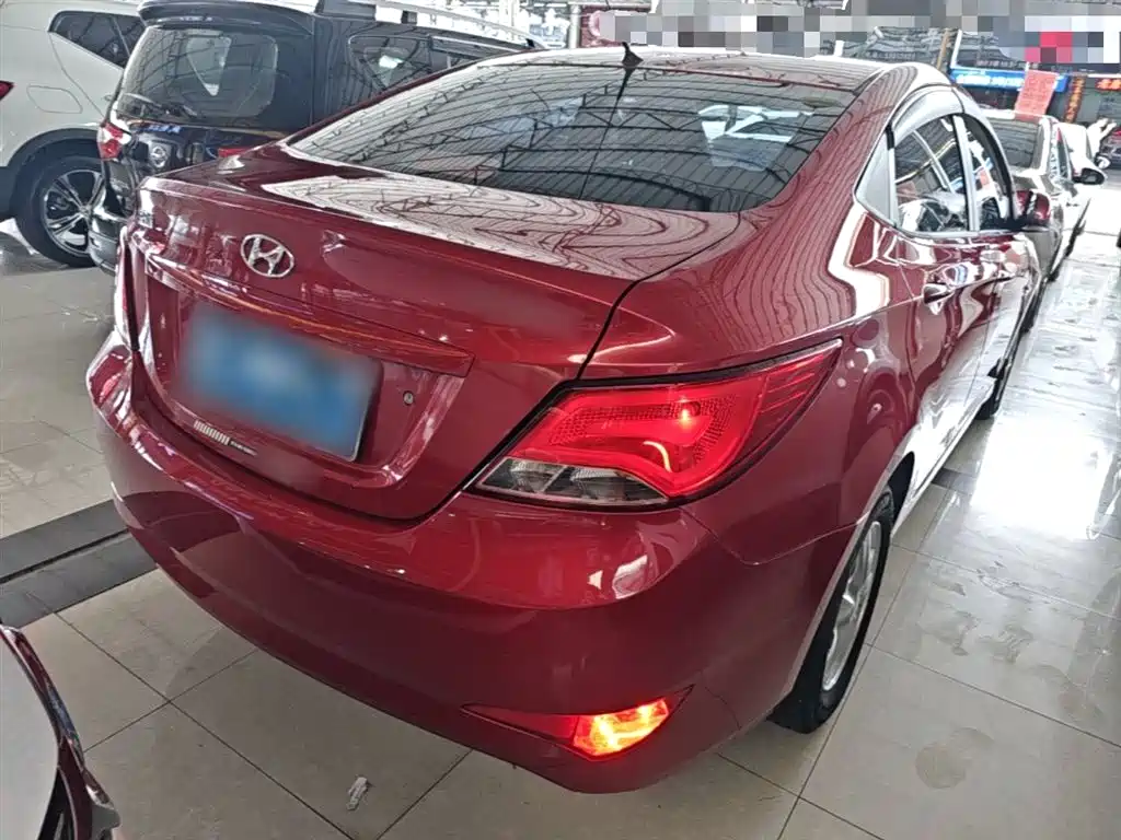 Accent 1.4 L Auto Intelligent GLS