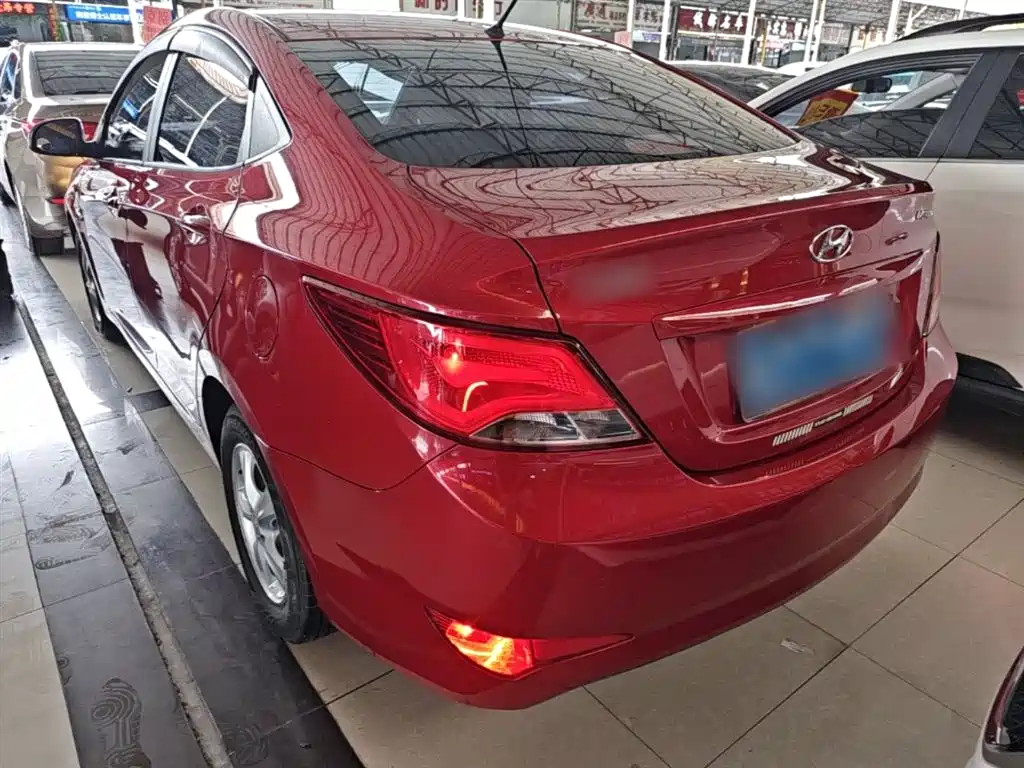 Accent 1.4 L Auto Intelligent GLS