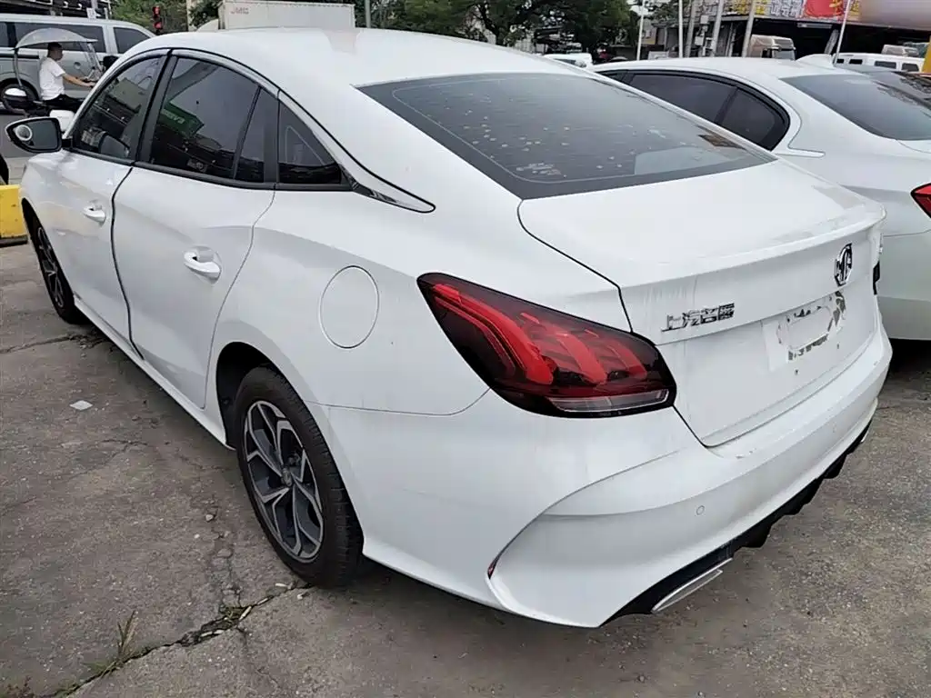 MG5 180 DVVT Manual Youth Luxury