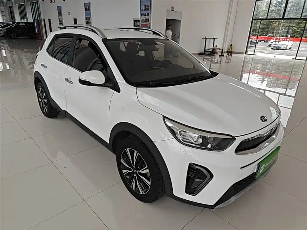 Stonic 1.4 L Auto Fun Enjoyment CN-VI
