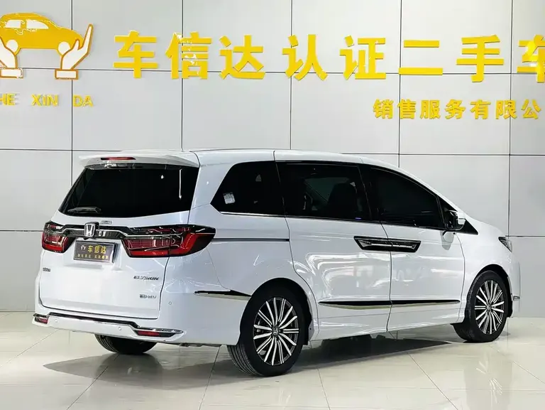 Honda Elysion 2.0 L e:HEV Luxury