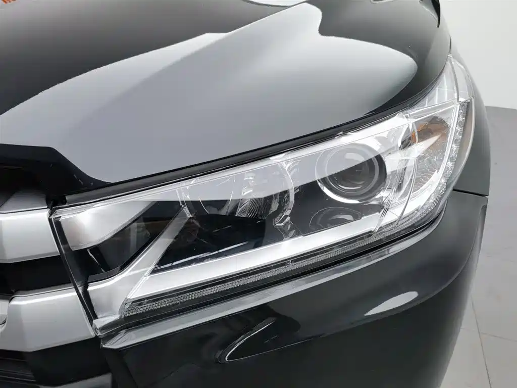 Highlander 2.0 T 4 WD Luxury 7-seat