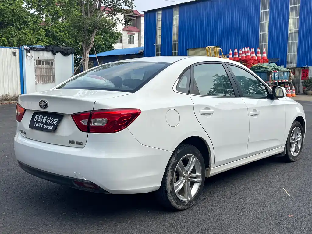 Besturn B30 1.6 L Manual Comfort