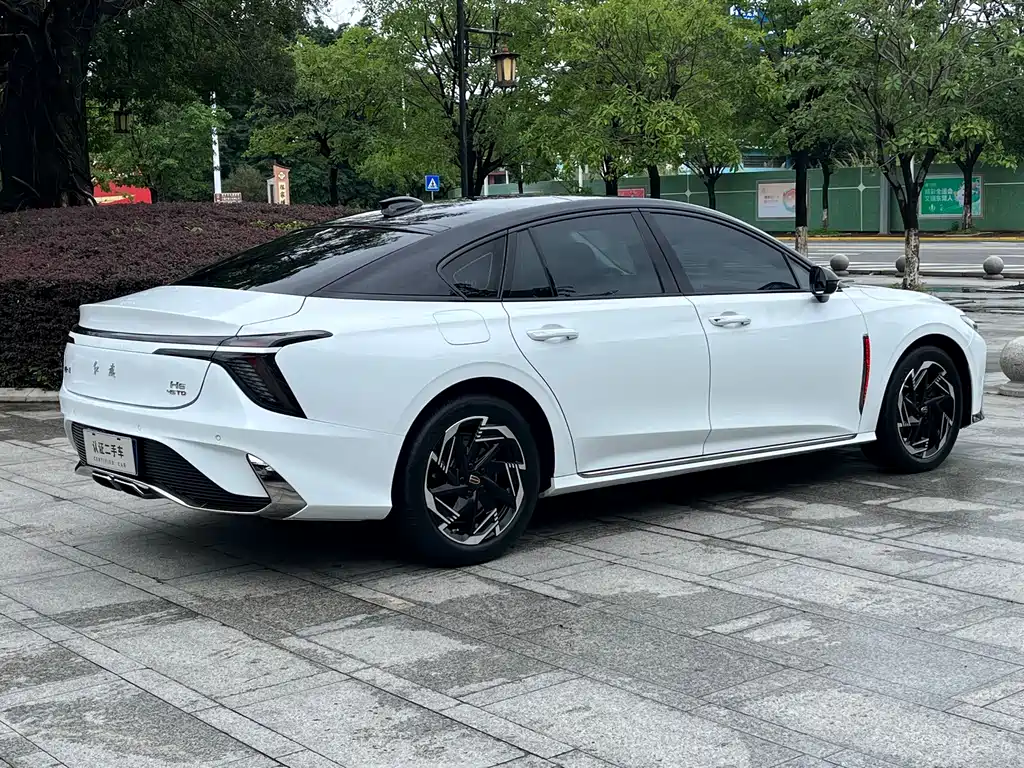 Hongqi H6 2.0 T Premium Comfort