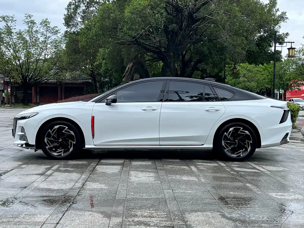 Hongqi H6 2.0 T Premium Comfort
