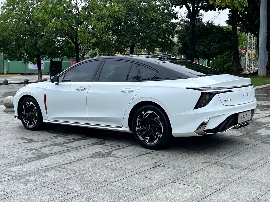 Hongqi H6 2.0 T Premium Comfort