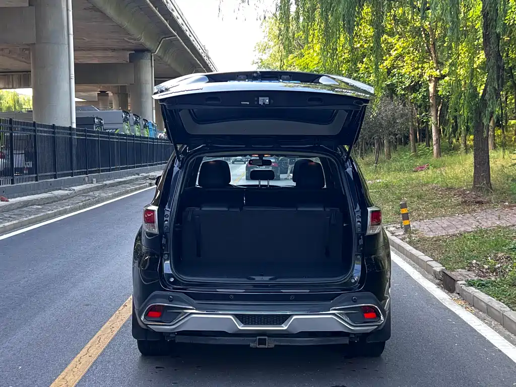 Highlander 2.0 T 4 WD Luxury 7-seat