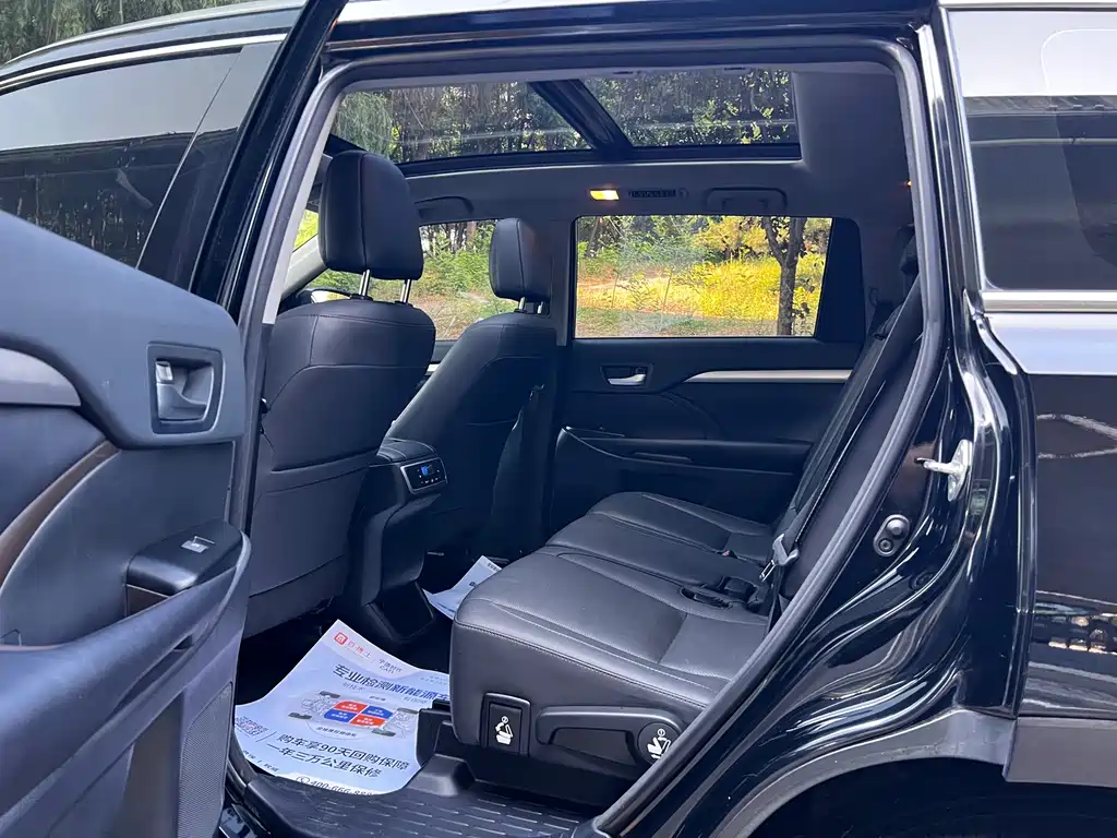 Highlander 2.0 T 4 WD Luxury 7-seat