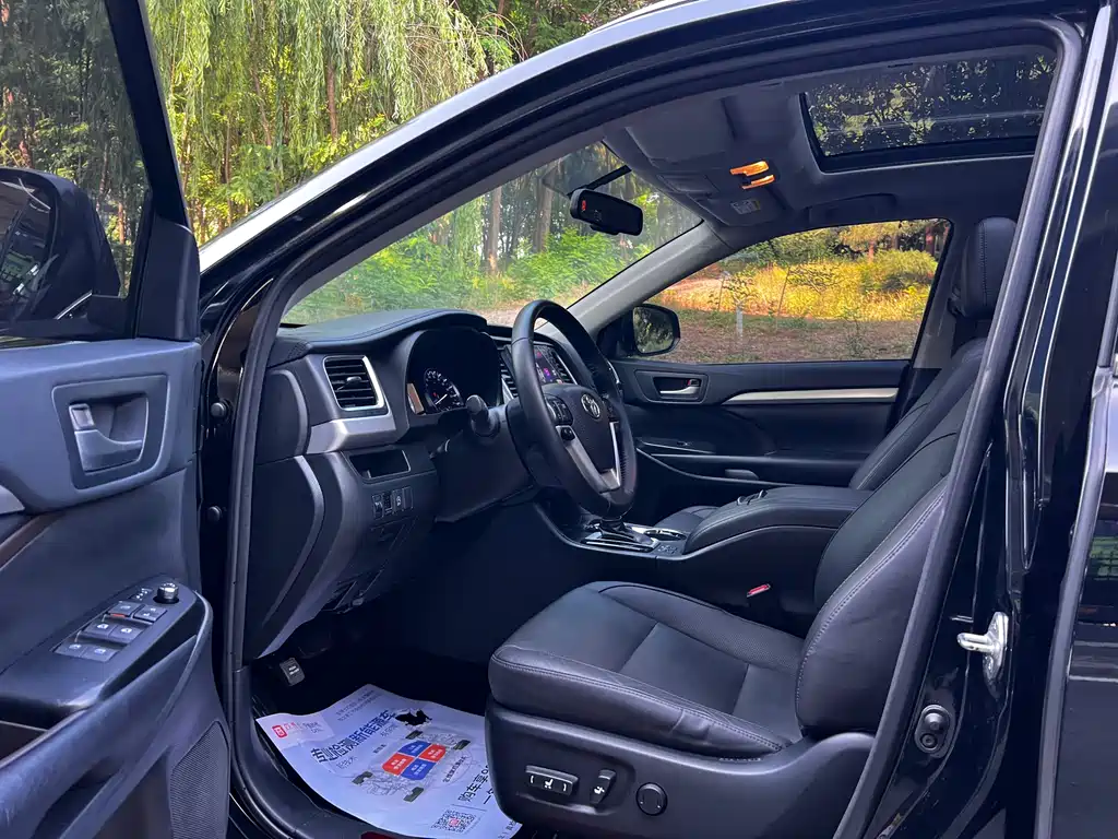 Highlander 2.0 T 4 WD Luxury 7-seat