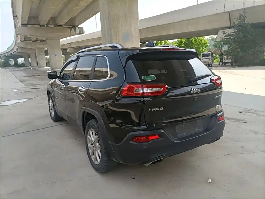 Cherokee 2.4 L Leading Intelligent