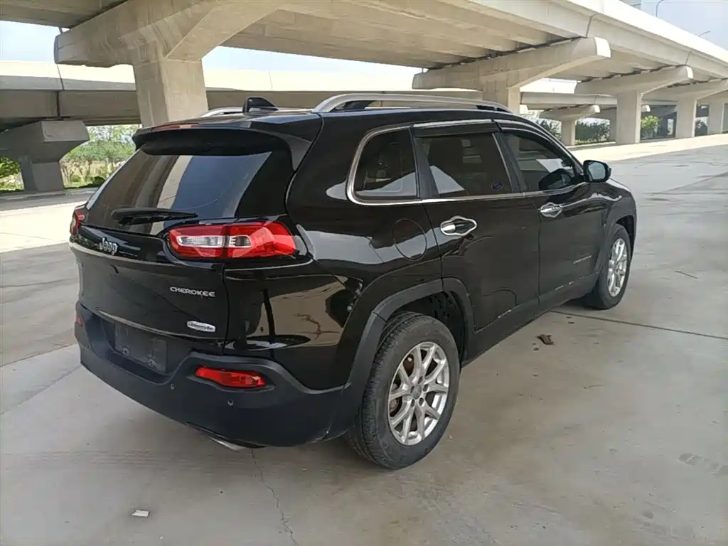 Cherokee 2.4 L Leading Intelligent
