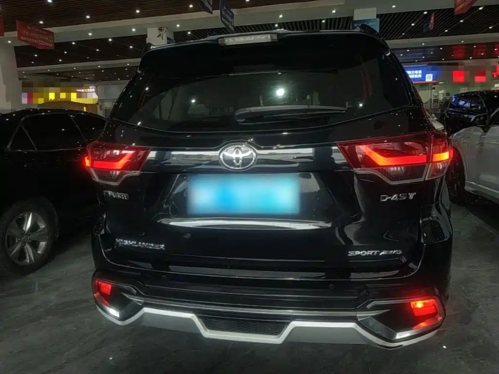 Highlander 2.0 T 4 WD Knight 7-seat