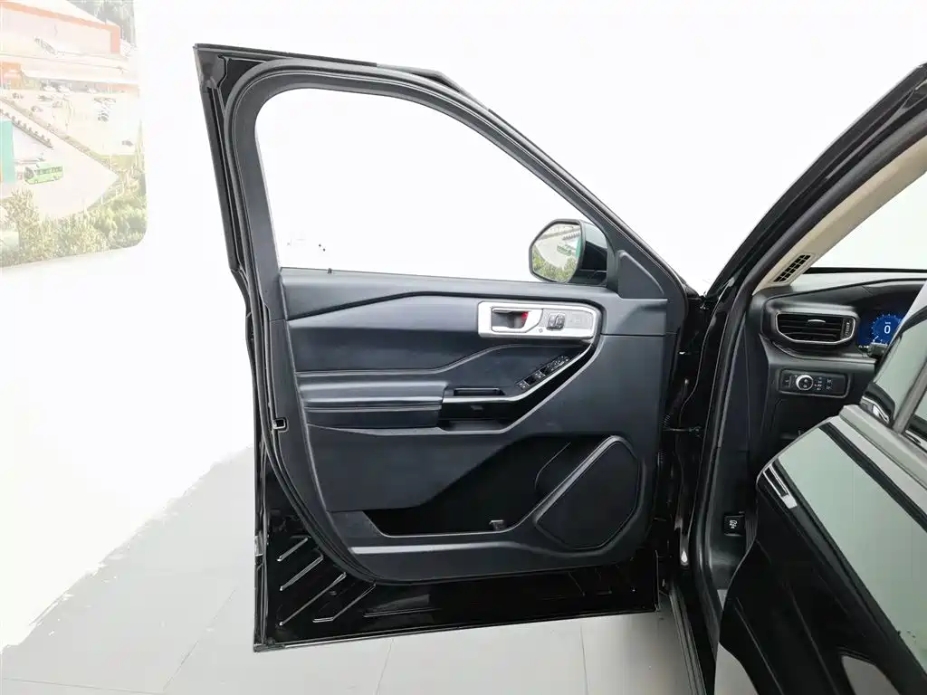 Explorer EcoBoost 285 4 WD Titanium 7-seat