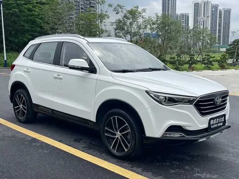 Besturn X40 1.6 L Auto Luxury