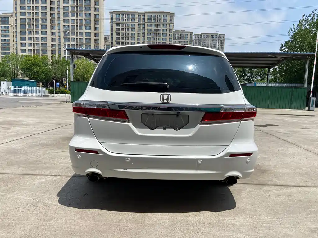 Odyssey 2.4 L Luxury