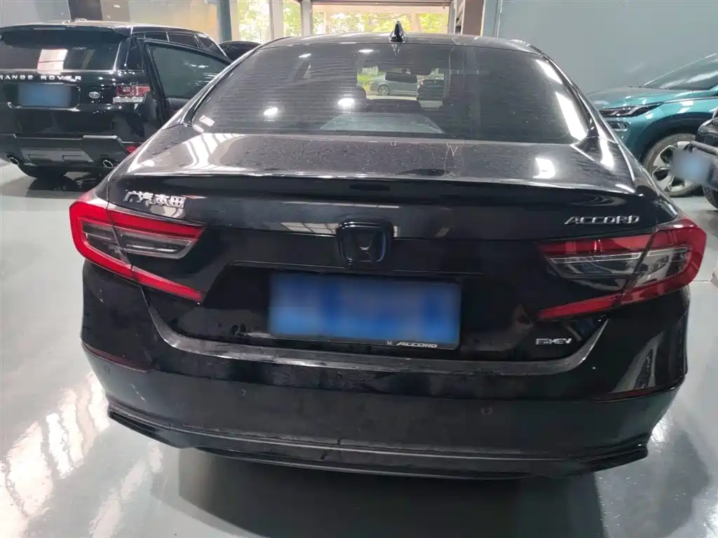 Accord Sharp· Hybrid 2.0 L Sharp Leading