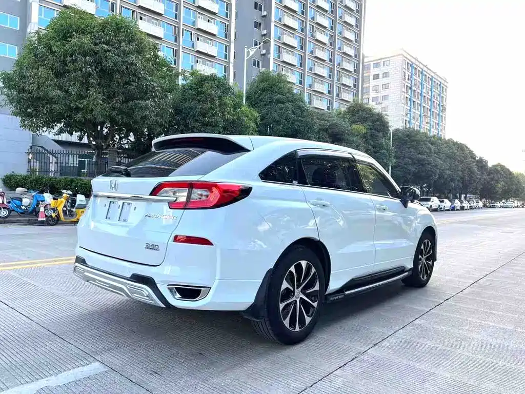 Avancier 240 TURBO 2 WD Premium