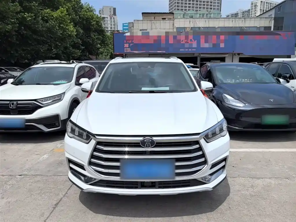Song Pro 1.5 T Auto Distinguished