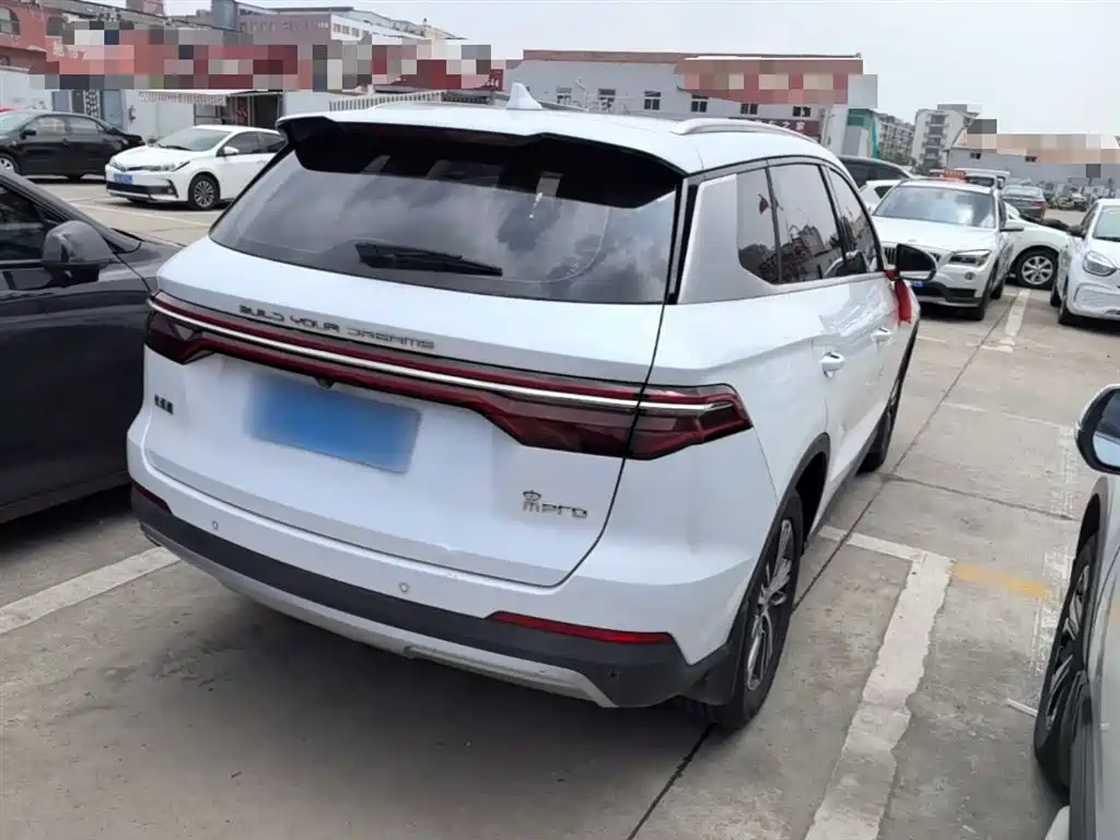 Song Pro 1.5 T Auto Distinguished