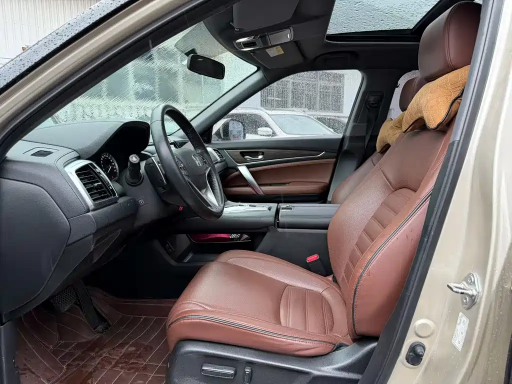 Honda UR-V 370 TURBO 2 WD Distinguished CN-V