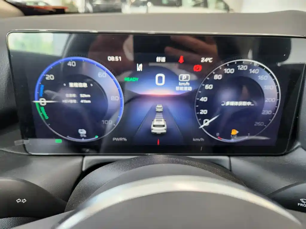 Hongqi HS3 PHEV 117 km Power Action PLUS