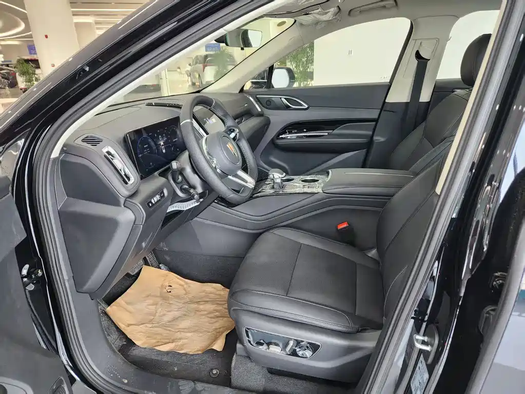 Hongqi HS3 PHEV 117 km Power Action PLUS