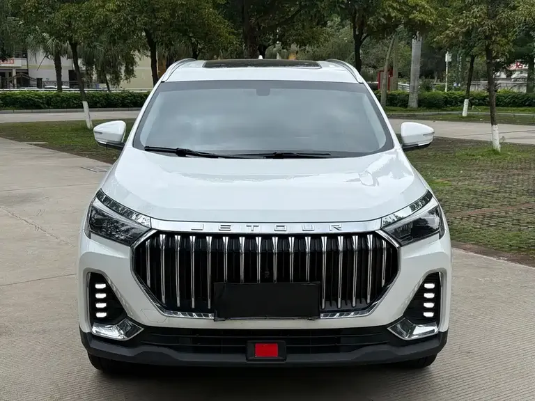 Jetour X90 PLUS 1.6 TD DCT Villa 5-seat
