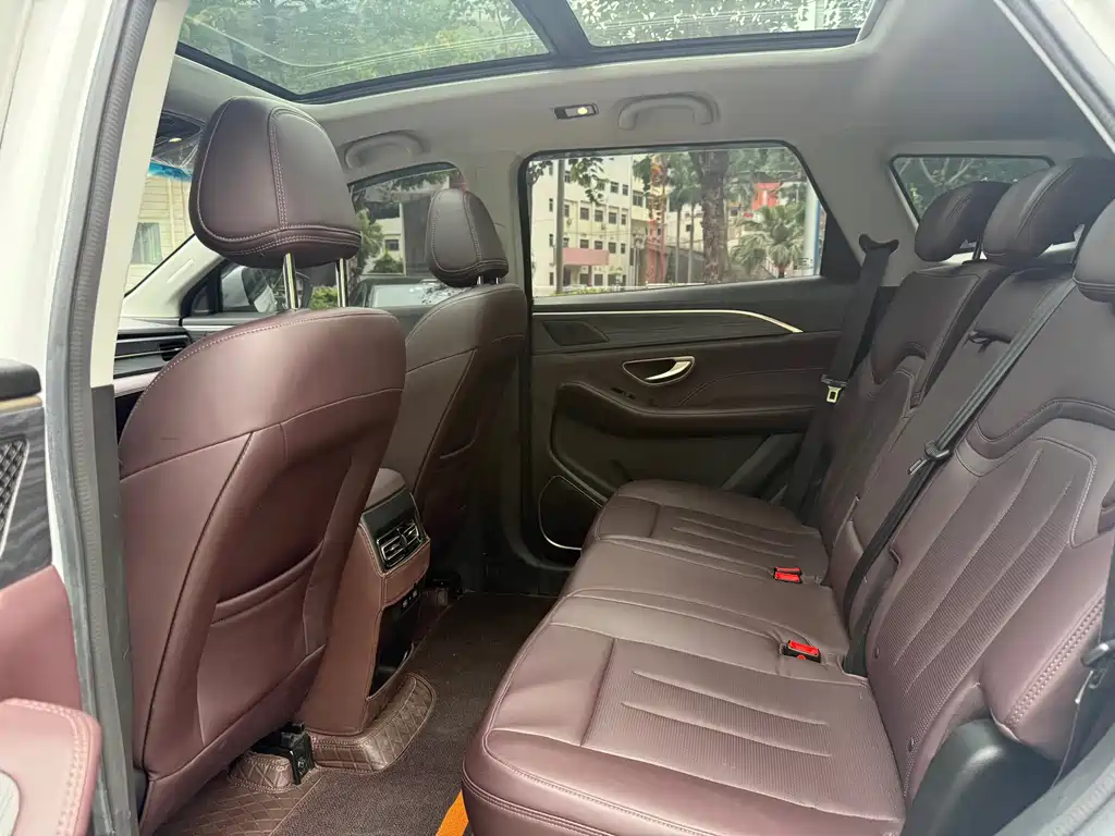 Jetour X90 PLUS 1.6 TD DCT Villa 5-seat