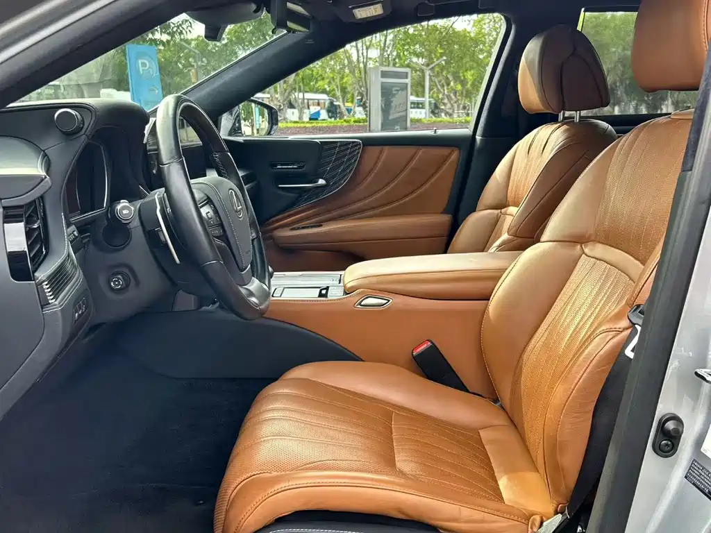 Lexus LS 500 h Executive