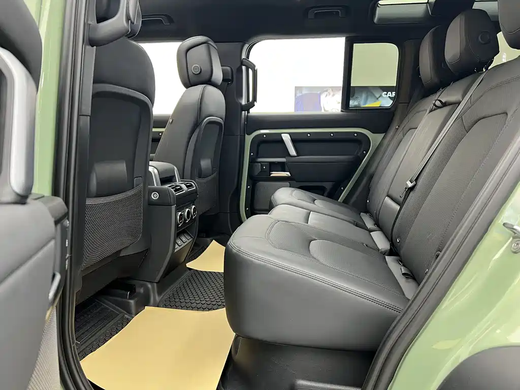 Land Rover Defender 110 3.0 T P400 75 Anniversary Legend