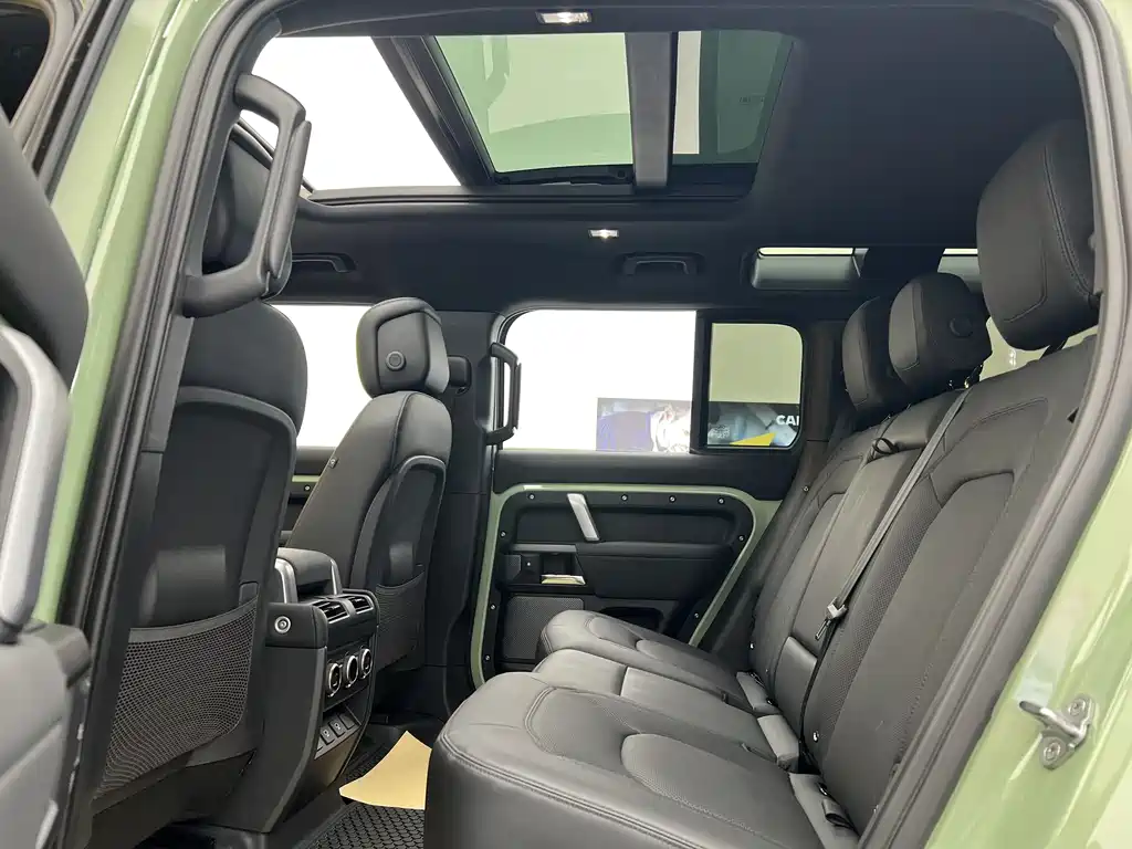 Land Rover Defender 110 3.0 T P400 75 Anniversary Legend