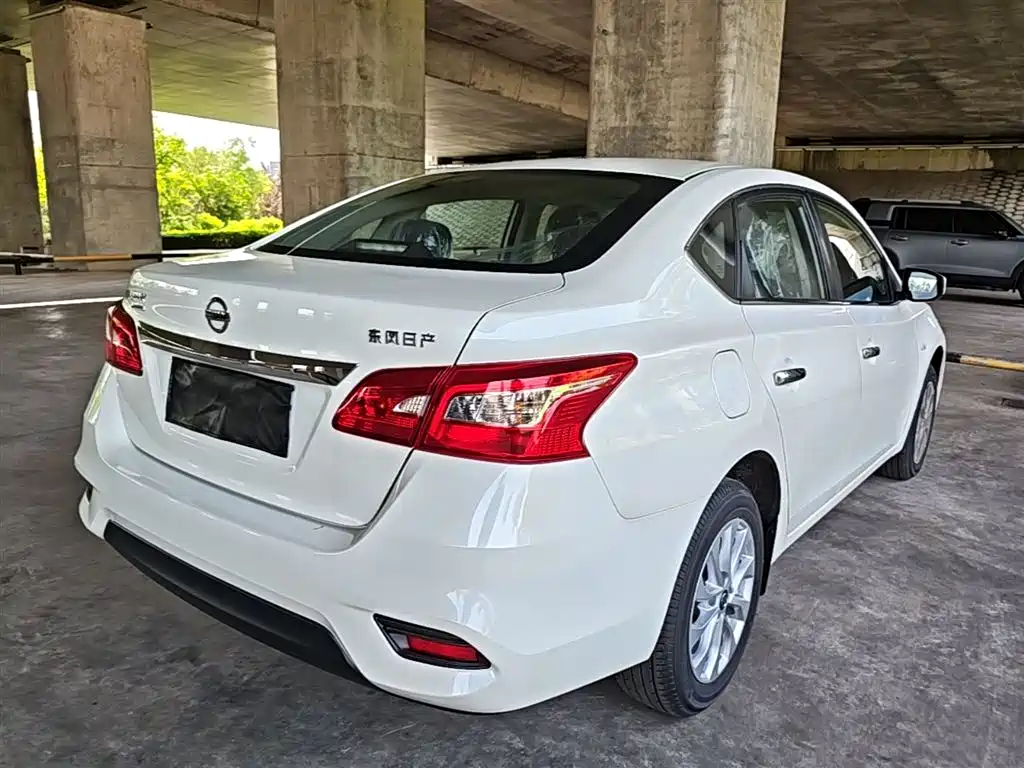 Sylphy Facelift III Classic 1.6 XE CVT Comfort