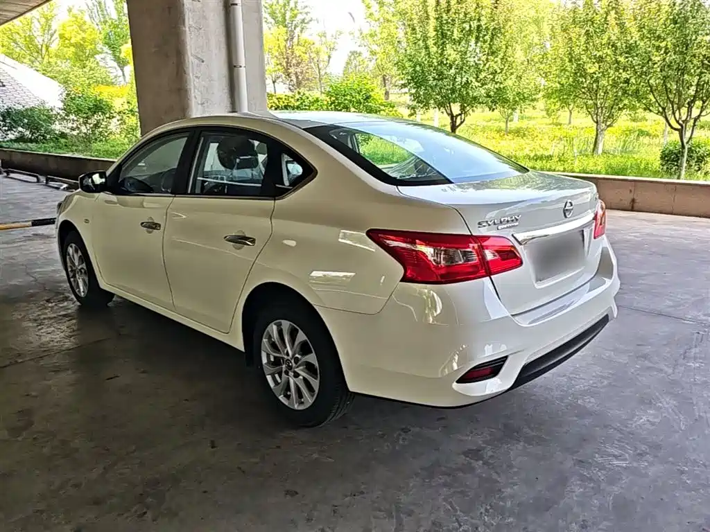 Sylphy Facelift III Classic 1.6 XE CVT Comfort