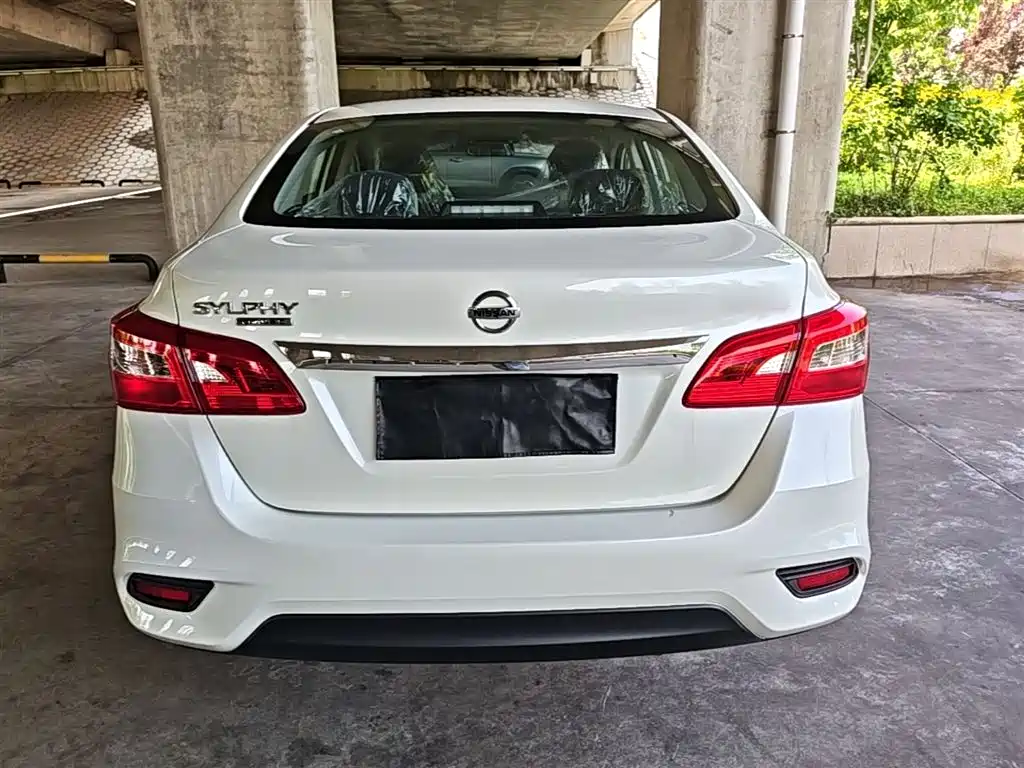 Sylphy Facelift III Classic 1.6 XE CVT Comfort