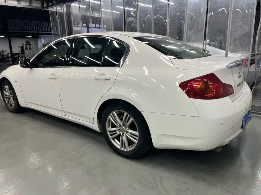Infiniti G Series G25 Sedan Luxury Sport