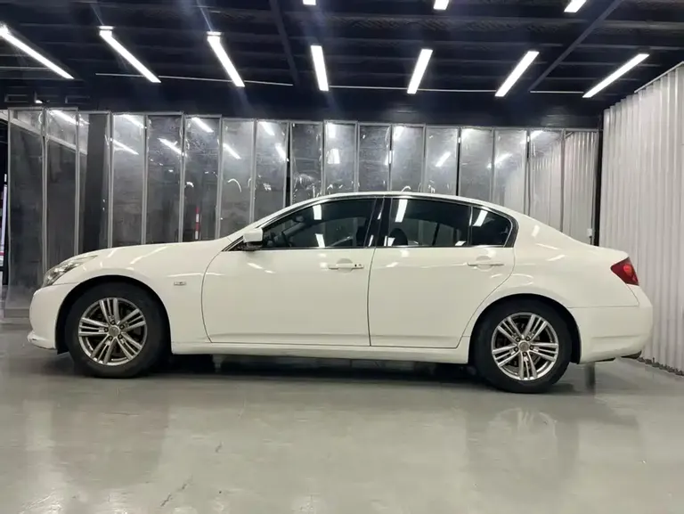 Infiniti G Series G25 Sedan Luxury Sport