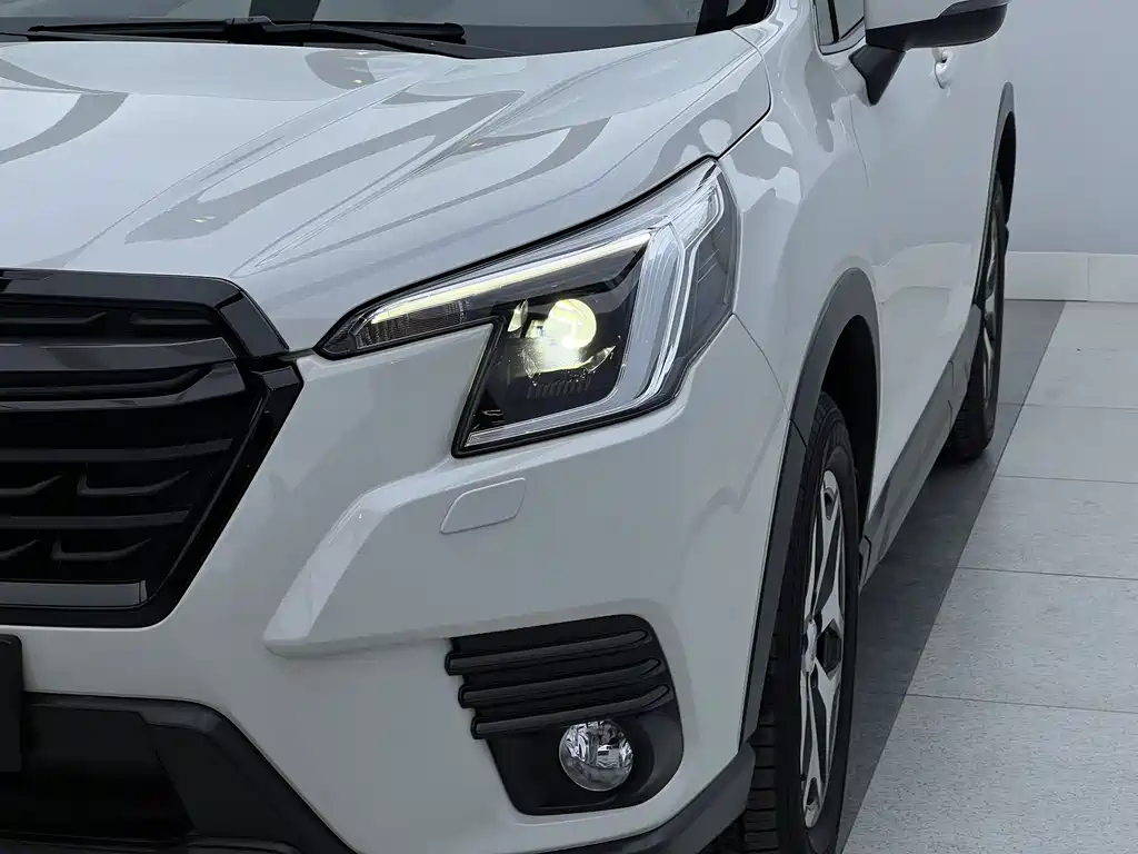 Forester 2.0 i AWD Luxury