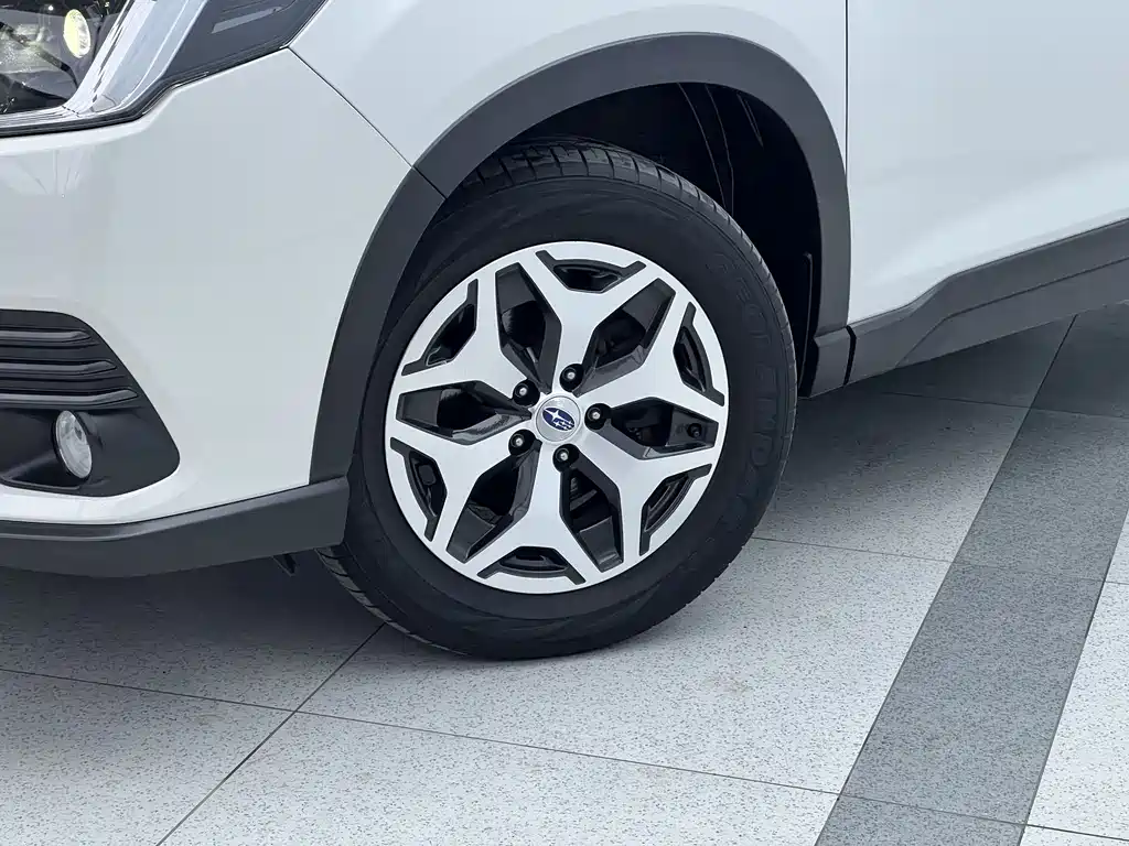 Forester 2.0 i AWD Luxury