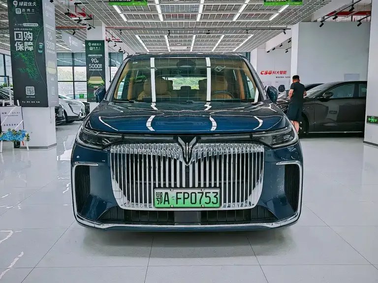 Voyah Dreamer PHEV 4 WD Flagship Kunpeng