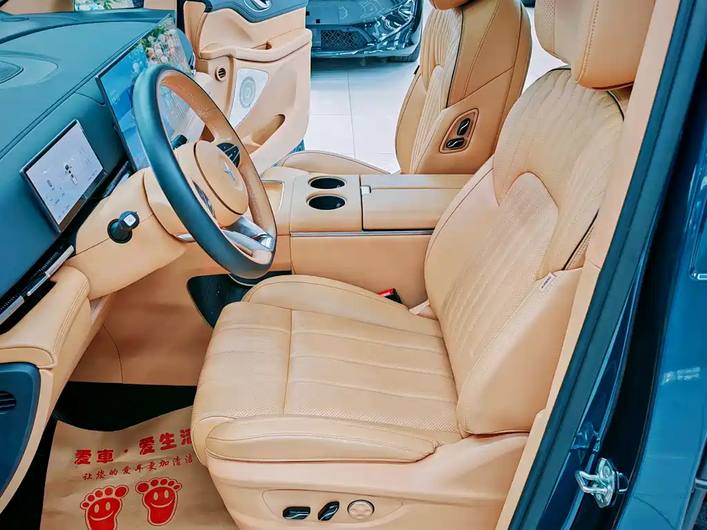 Voyah Dreamer PHEV 4 WD Flagship Kunpeng