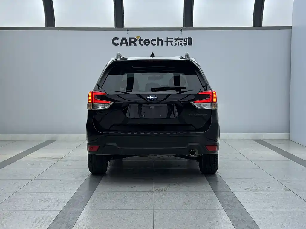 Forester 2.0 i AWD Luxury EyeSight