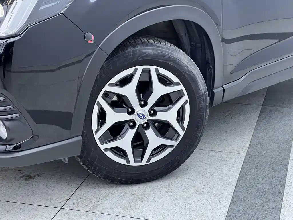 Forester 2.0 i AWD Luxury EyeSight