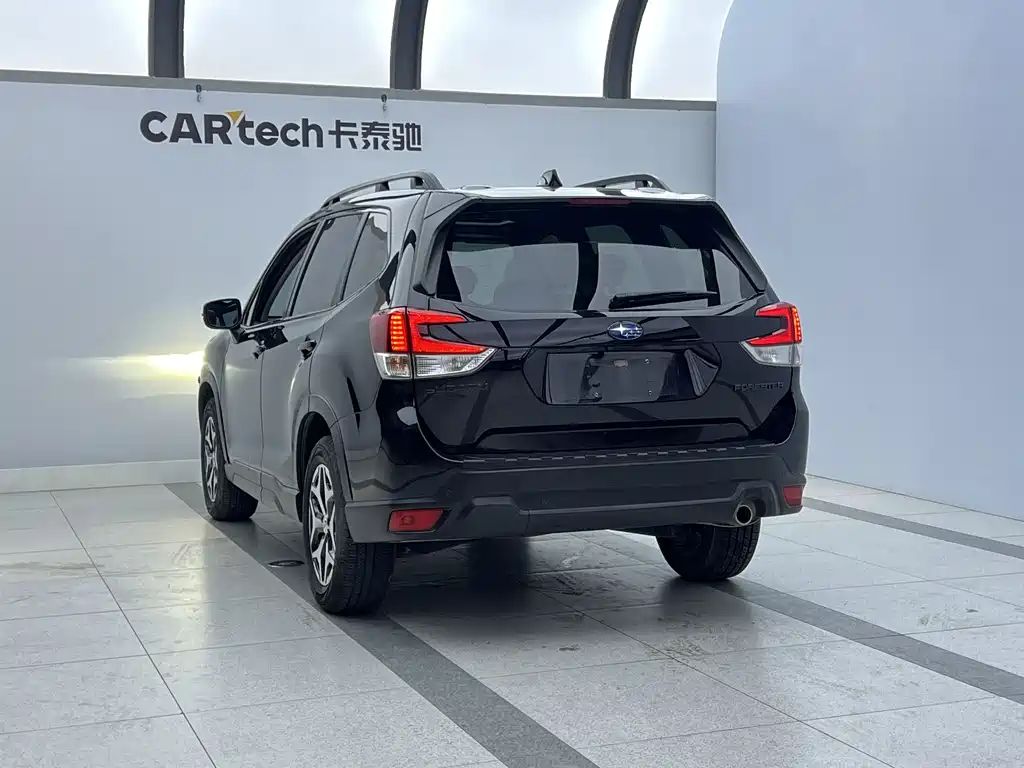 Forester 2.0 i AWD Luxury EyeSight