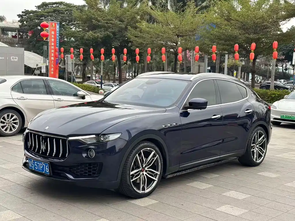 Levante 3.0 T Standard CN-V