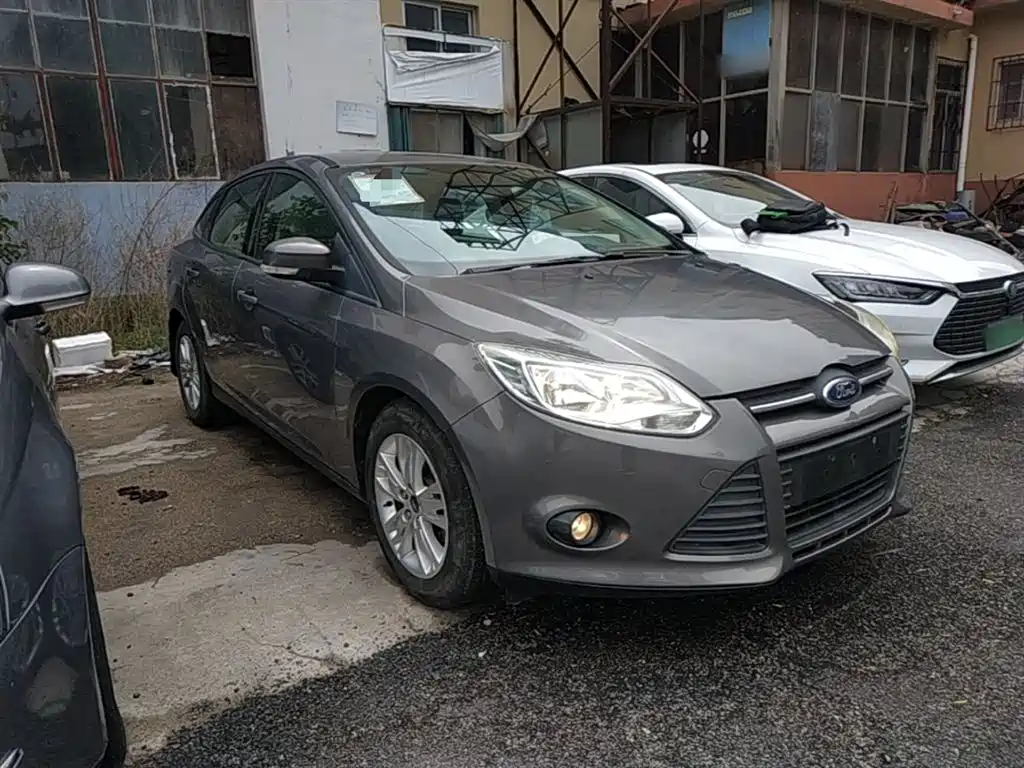 Focus Sedan 1.6 L Auto Comfort