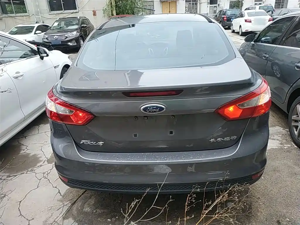 Focus Sedan 1.6 L Auto Comfort
