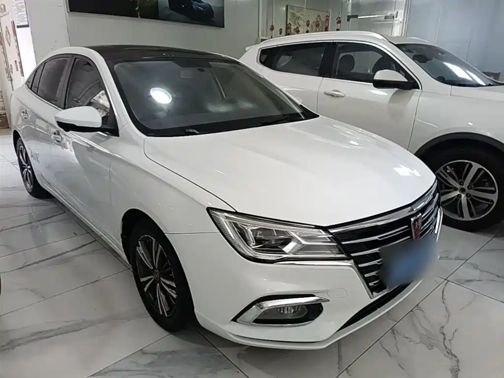 Roewe i5 1.5 L Auto 4 G Connected Leading Luxury Flagship