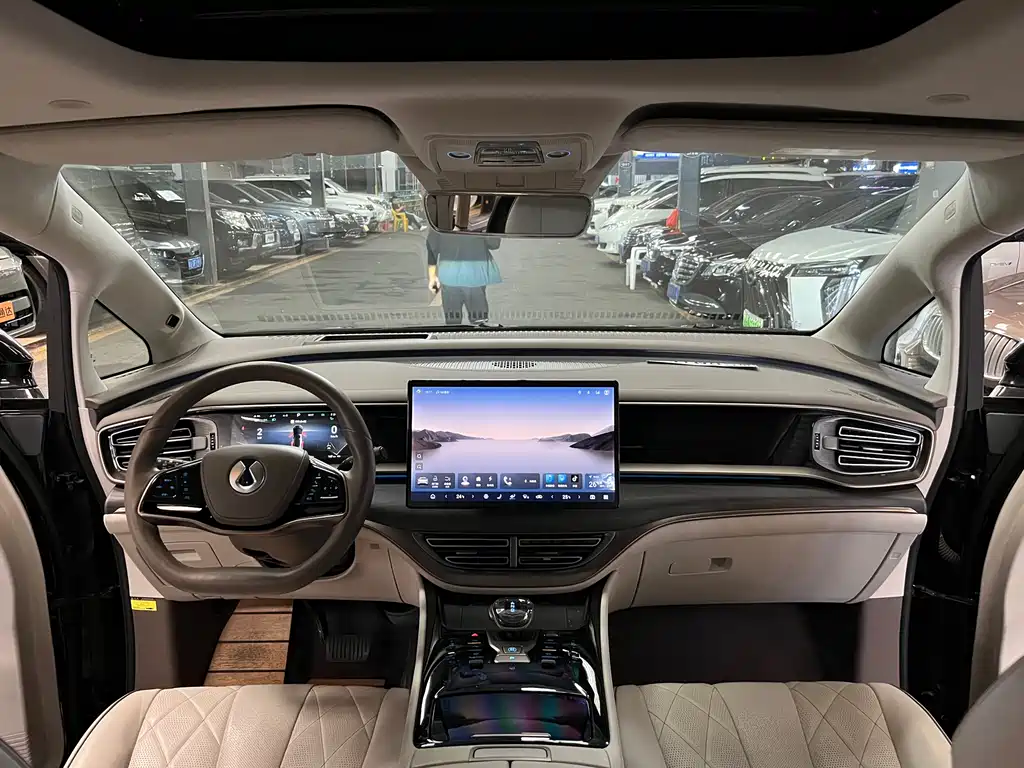 Denza D9 DM-i 970 4 WD Flagship