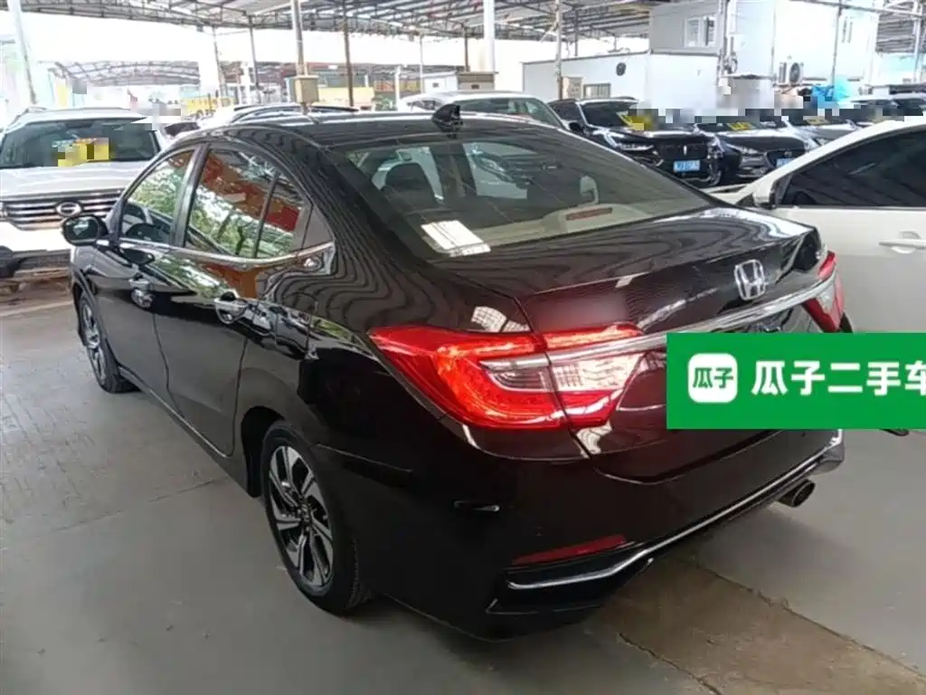 Crider 1.8 L CVT Comfort